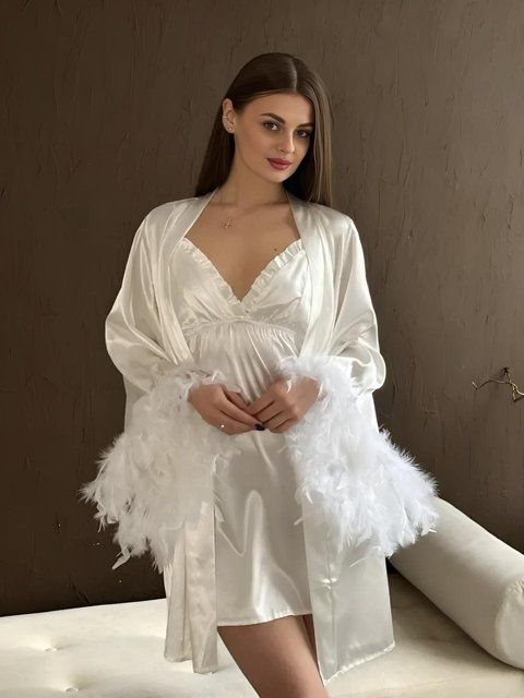 Піжамний комплект Swan жіночий білий атласний халат з пірʼям і нічна сорочка пеньюар домашній набір для сну Swan фото